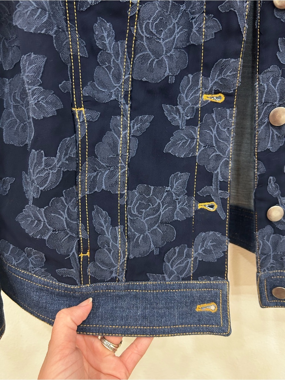 Chicos floral embroidered denim jean jacket sz 2 casual office classic feminine - Picture 3 of 6